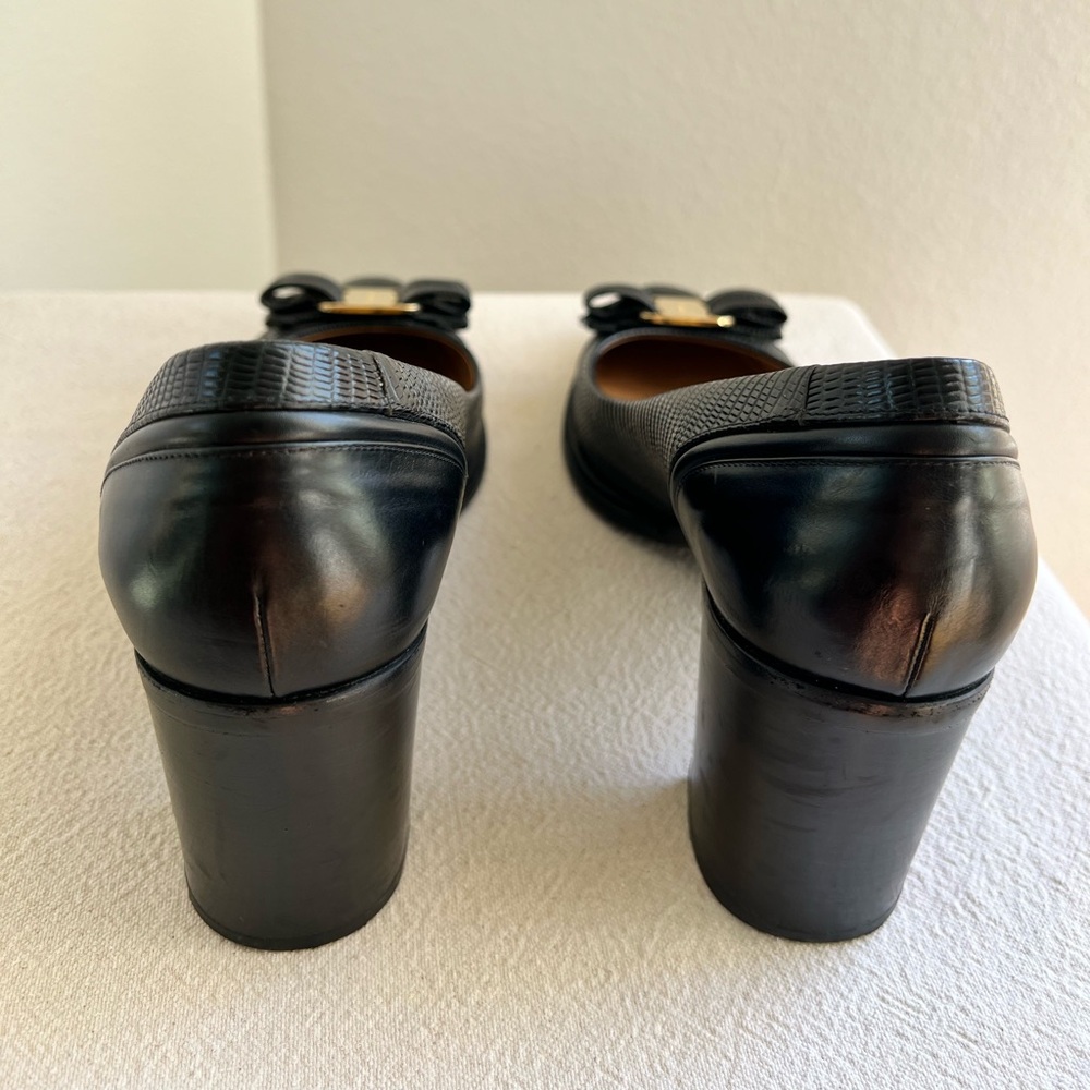 Salvatore Ferragamo black leather heels with bow - Picture 6 of 8